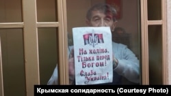 Протягом судового засідання Олег Приходько заявив відвід всьому складу суду