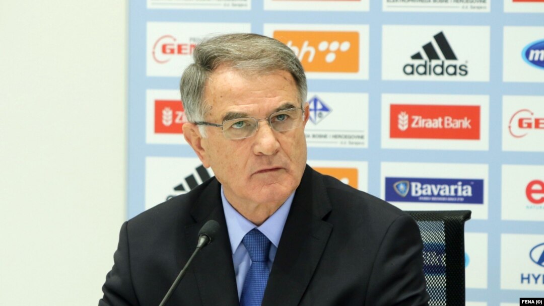 Dušan Bajević