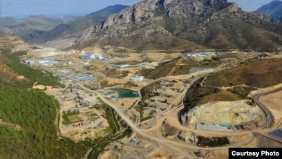 Еркектердің жылайтын секс видеосы