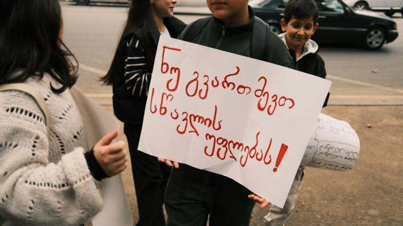 ერთი საგანი - ერთი სახელმძღვანელო, რატომ ახსენებს გამომცემლებს სასკოლო წიგნების მომავალზე საუბარი წარსულს?