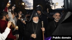 Armenia - Catholicos of All Armenians Garegin II is greeted by members of the In Our Way movement, Echmiadzin, October 19, 2025.