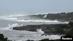 Dallgë në brigjet e Santiago de Kuba, para se Kuba të goditej nga uragani Melissa. 28 tetor 2025.