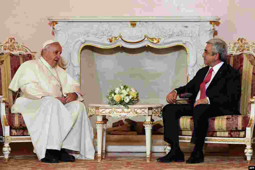 Armenia -- Pope Francis meets Armenian President Serzh Sarkisian, in Yerevan's Presidential Palace, June 24, 2016