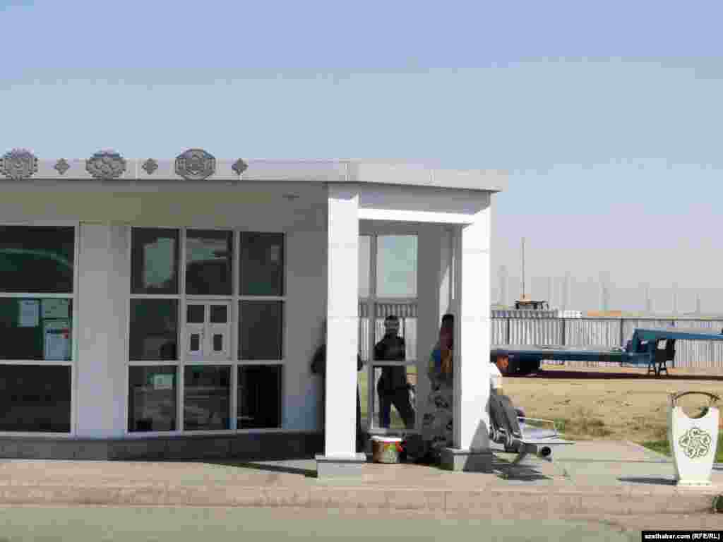 Çoganlydaky Awtomenziliniň ýolagçylar üçin duralgasy.