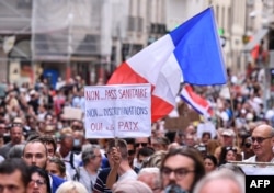 În Franța, oamenii au protestat față de măsurile impuse în pandemie