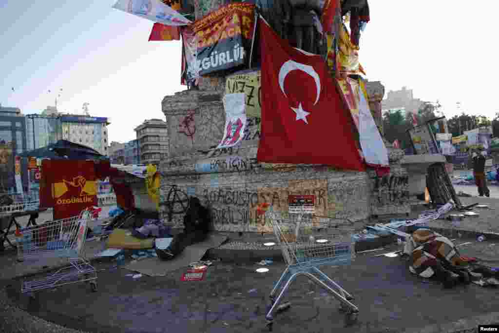 Trg Taksim, Istanbul, 10. juni 2013. Foto: REUTERS / Murad Sezer 