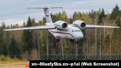 Військово-транспортний літак Ан-72, який на жаргоні називають «Чебурашкою»