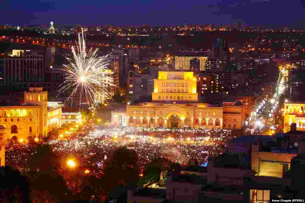 Protest leader Nikol Pashinian speaks on Yerevan&#39;s Republic Square, telling the &quot;proud citizens&quot; of Armenia that &quot;you have won!&quot;