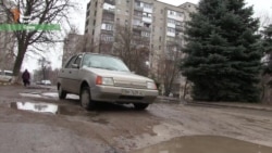 Через погані дороги ремонтую авто 4 рази на рік – водій (відео)