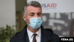 Edin Forto, premijer Kantona Sarajevo, navodi da je smjena čelnih ljudi u Kliničkom centru zatražena jer se raspolaže informacijama da odlazak 13 anesteziologa "neće biti kraj".