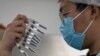 У Китаї чиновник, який заявив про невисоку ефективність китайських вакцин, сказав, що його не так зрозуміли