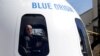 Jeff Bezos në raketën e kompanisë së tij, Blue Origin.