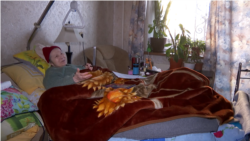 Як соцпрацівниці у Києві допомагають одиноким пенсіонерам