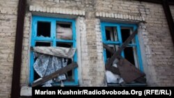 Місто на лінії розмежування Золоте, архівне фото