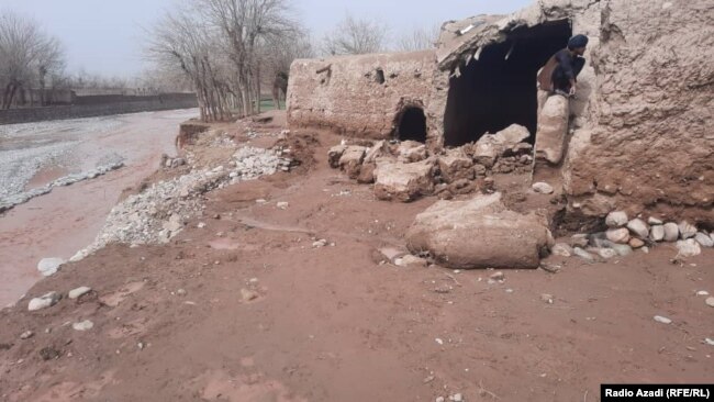 هلمند کې د تازه سیلابونو ورانی