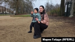 Yana Xolodna oğlu Semyon ilə