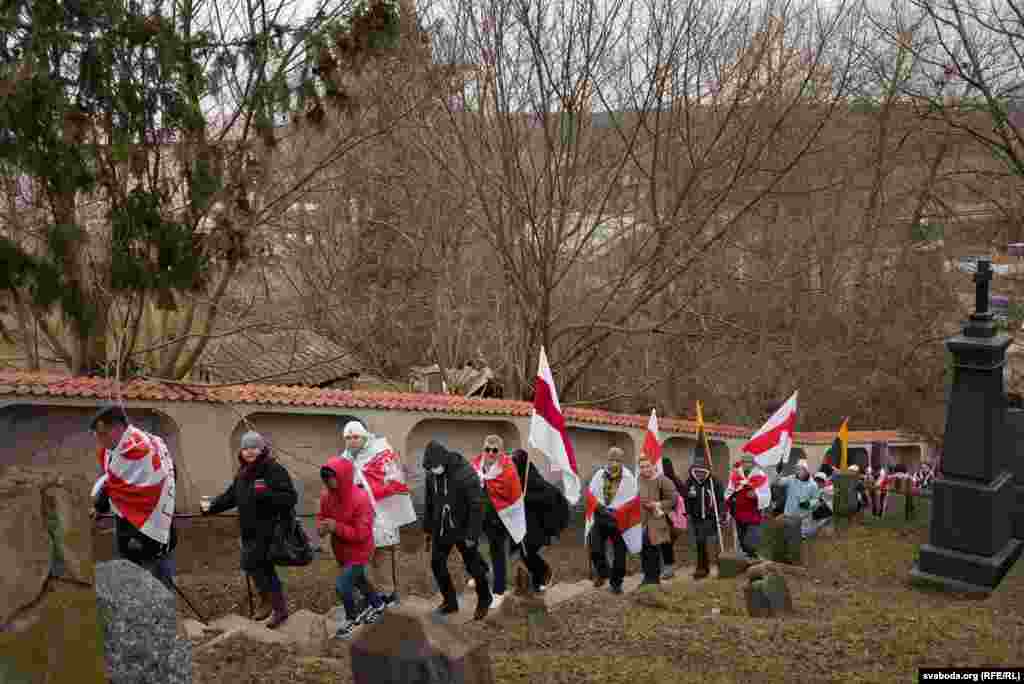 Беларусы на могілках Росы ў Вільні