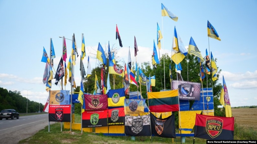 Стела-напис «Суми» на в’їзді в місто. Тепер це – пам’ятне місце