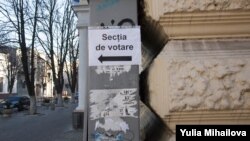 Primii votanți la Chișinău