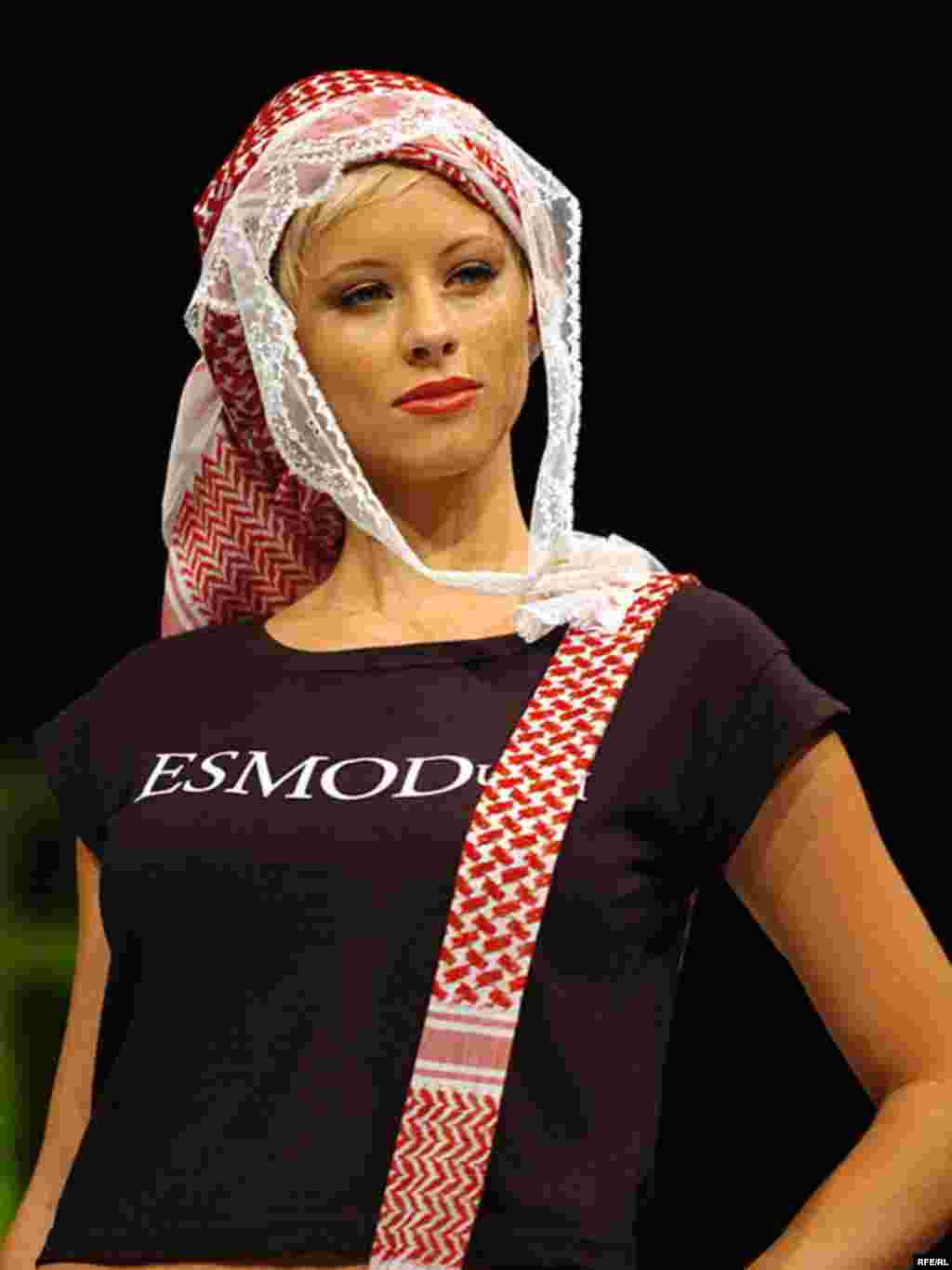 UAE - Dubai Fashion Week, 25Oct2007