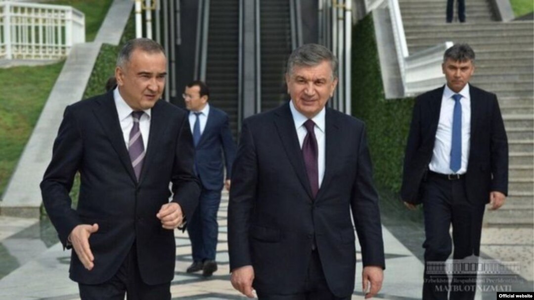 Prezident Shavkat Mirziyoyev Toshkent shahar hokimi Jahongir Ortiqxo‘jayev bilan. 