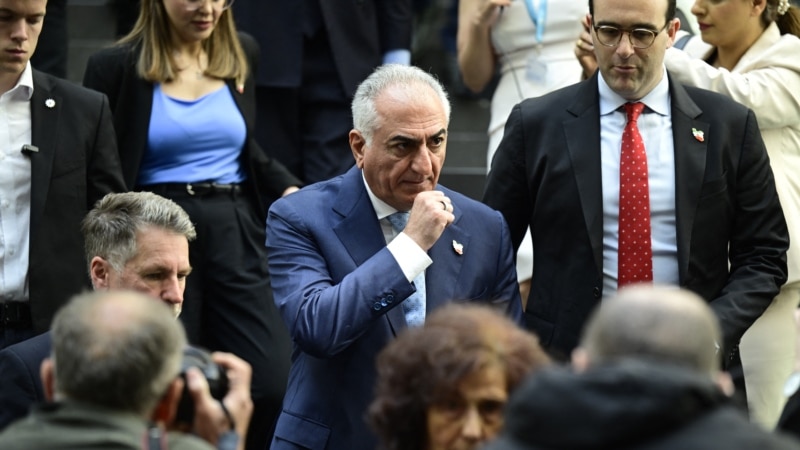 شاهزاده رضا پهلوی از آتش‌بس و مذاکرات آمریکا با ایران انتقاد کرد