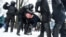 Задержание протестующих в Петербурге