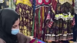 نوریه بازوان د زدکړو ترڅنګ د افغاني جامو انلاین کاروبار هم کوي