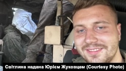 Юрій Жуковець (позивний «Змій») удостоєний звання Героя України у 25 років за виконання бойових завдань, зокрема на Харківщині, Курщині