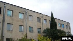 Keşlə qəsəbəsinin sakinlərinin çoxu bu binanın varlığından xəbərsizdir