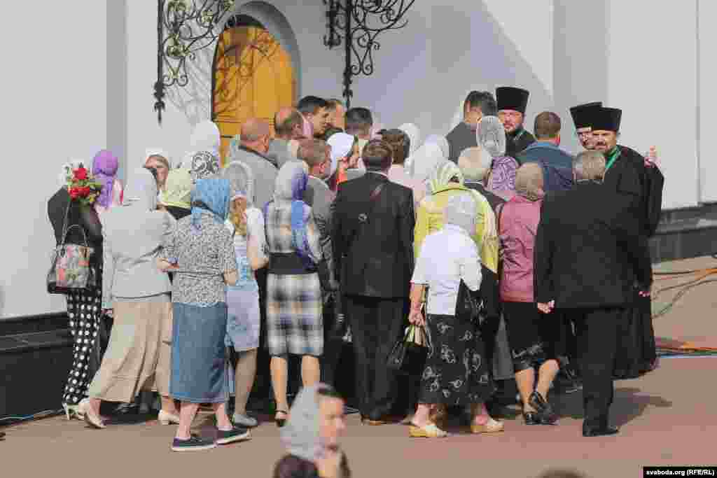 Ня ўсе жадаючыя змаглі патрапіць у сабор