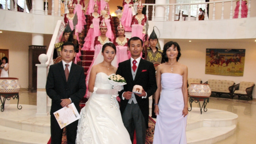 Секс эротика: Түркияда орыс әйел қыдырып жүр.