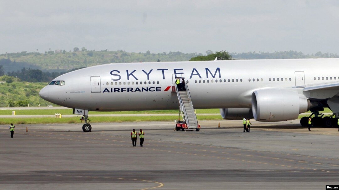 Лайнер Air France, сервшивший экстренную посадку в Момбасе