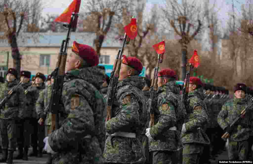 Кыргызстандын армиясы 2018-жылкы дүйнөлүк рейтингде 136 өлкөнүн ичинде 91-орунду ээлеген. Мындай маалыматты "Global Firepower" аскердик-аналитикалык порталы жарыялаган.