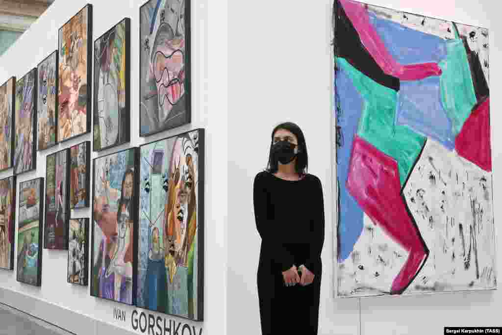Works by Russia&#39;s Ivan Gorshkov (left) and Henning Strassburger of Germany