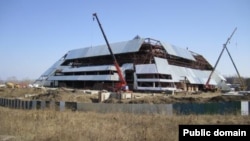 Замороженная стройка Ледового дворца, Иркутск, 2016 год