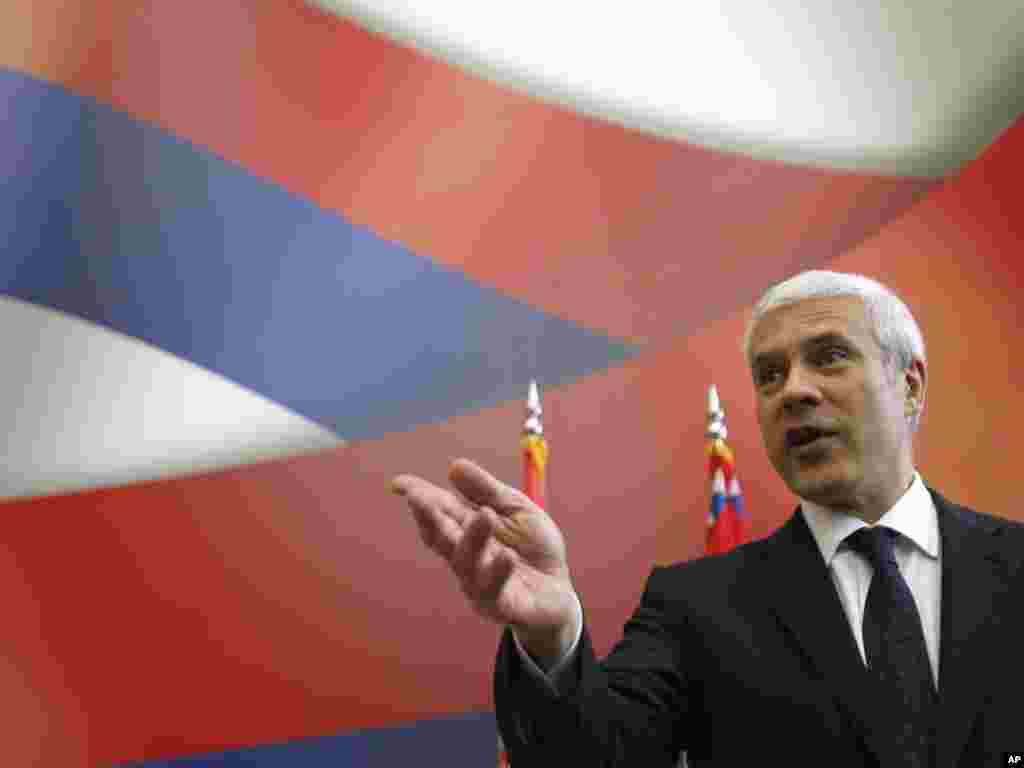Srbija - Predsjednik Boris Tadić na konferenciji za novinare, 11.05.2011. Foto: AP / Darko Vojinović