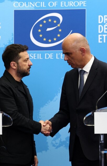 Украинският президент Володимир Зеленски подписа в сряда споразумение с генералния