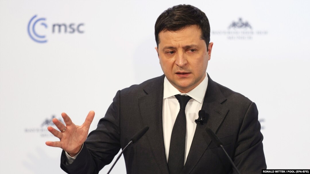Preşedintele ucrainean, Volodimir Zelenski, a spus marți dimineața că se aşteaptă la un sprijin „clar” şi „eficient”.