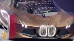 BMW айдоочусуз жүргөн унаа чыгарды