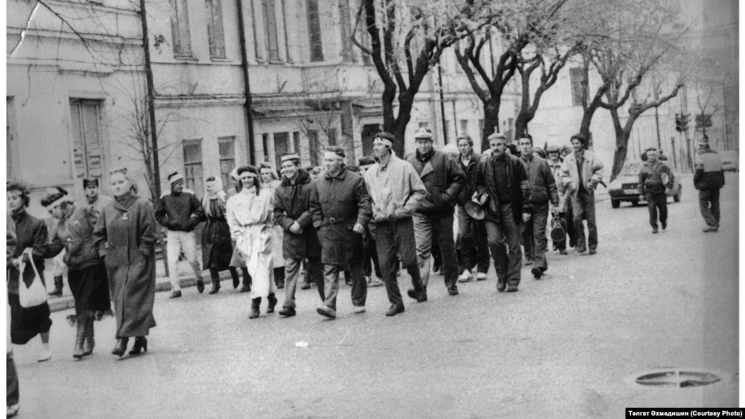 Татар яшьләре, 90нчы еллар
