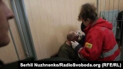 Лікарі раніше сьогодні обстежили Миколу Коханівського в залі суду