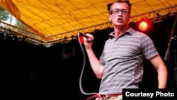 Беларускі сьпявак Янка Маўзэр, архіўнае фота