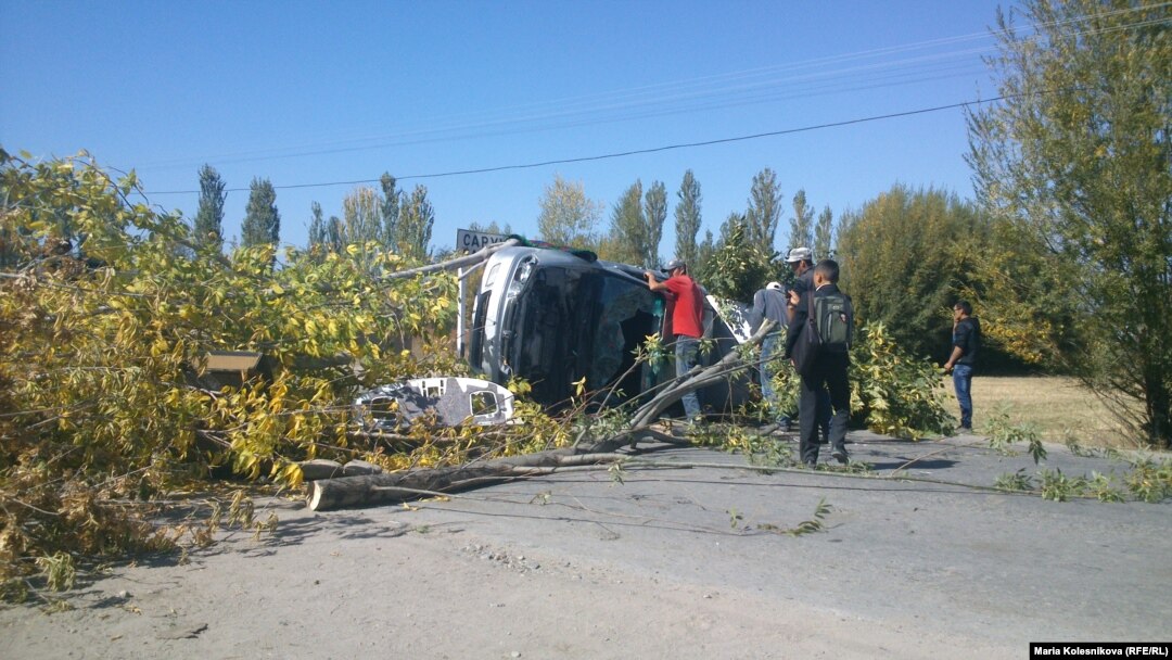 Protesters Barricade Roads In Kyrgyz Gold Mine Dispute