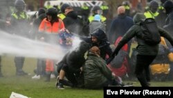 Sukobi demonstranata i policije u Amsterdamu, 24. januar