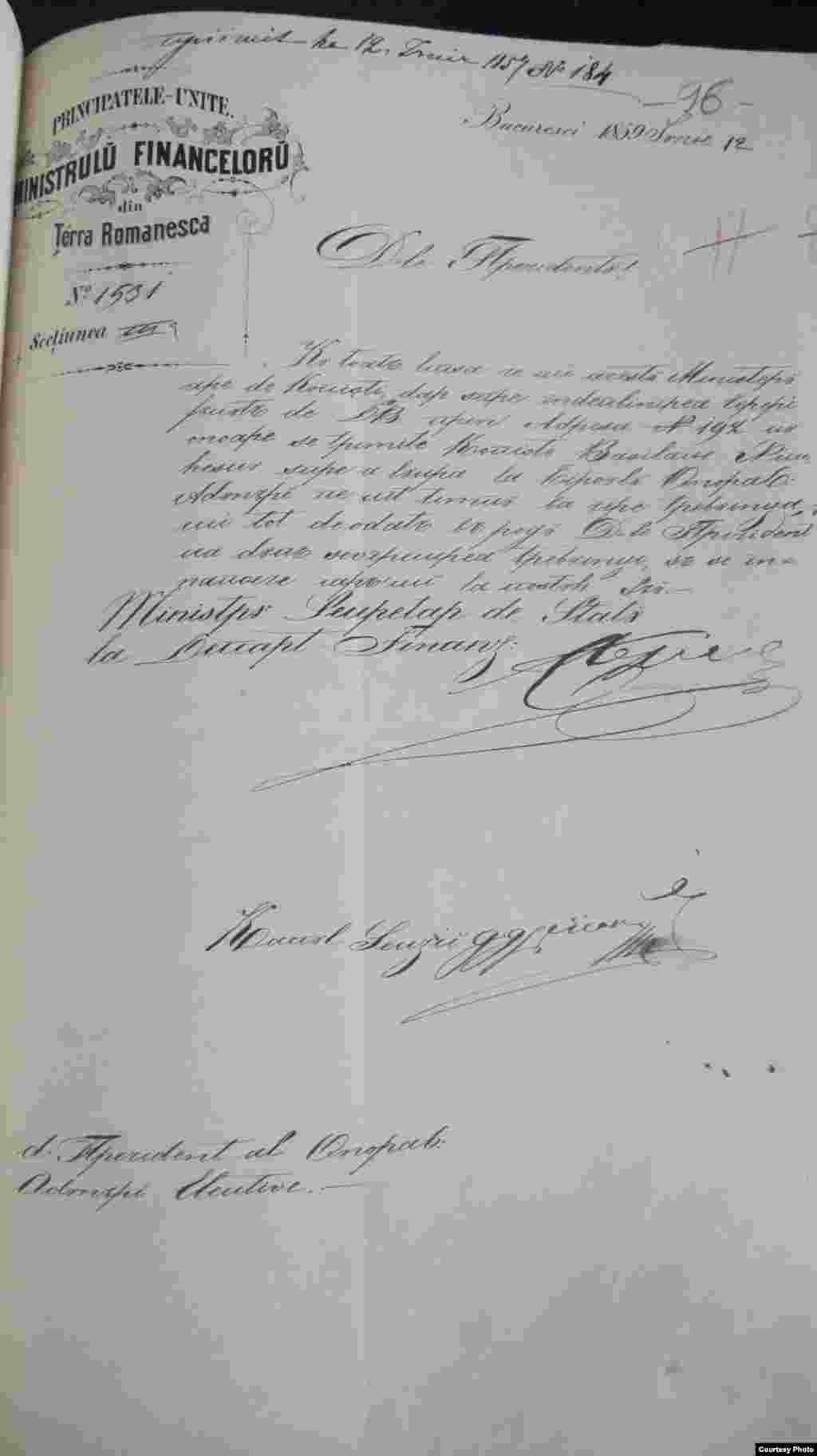 Document al Ministerului de Finanțe al Țării Românești, datând din 1859 și aflat la Arhivele Naționale. Domnitorul Alexandru Ioan Cuza va trece repede peste interdicția de folosire a termenului de Principatele Române. Numele de România va fi folosit abia în Constituția lui Carol I, din 1866.&nbsp;