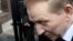 Ukraine -- Former president Leonid Kuchma arrives at the general prosecutor's office in Kyiv, 24Mar2011