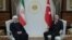حسن روحانی (چپ) در سخنان روز پنج‌شنبه خود از توسعه روابط با ترکیه استقبال کرد و مواضع رجب طیب اردوغان در رابطه با تحریم‌های آمریکا را ستود.
