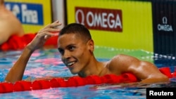 David Popovici (17 ani) a uimit lumea înotului cu titlurile mondiale cucerite la stilul liber, la 200 m și 100 de metri. Este al doilea sportiv din istorie care reușește această performanță la o singură ediție de Mondiale.