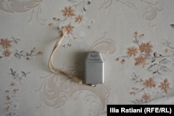 დოზიმეტრი, რომელზეც აღირიცხებოდა რადიაციის მიღებული დოზა